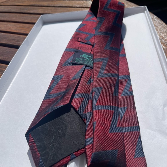 🔥POWER & CLASSIC🔥🆕💯% ETRO AUTHENTIC ZIG ZAG REGIMENTAL MOTIF TIE🎁 - Picture 9 of 14